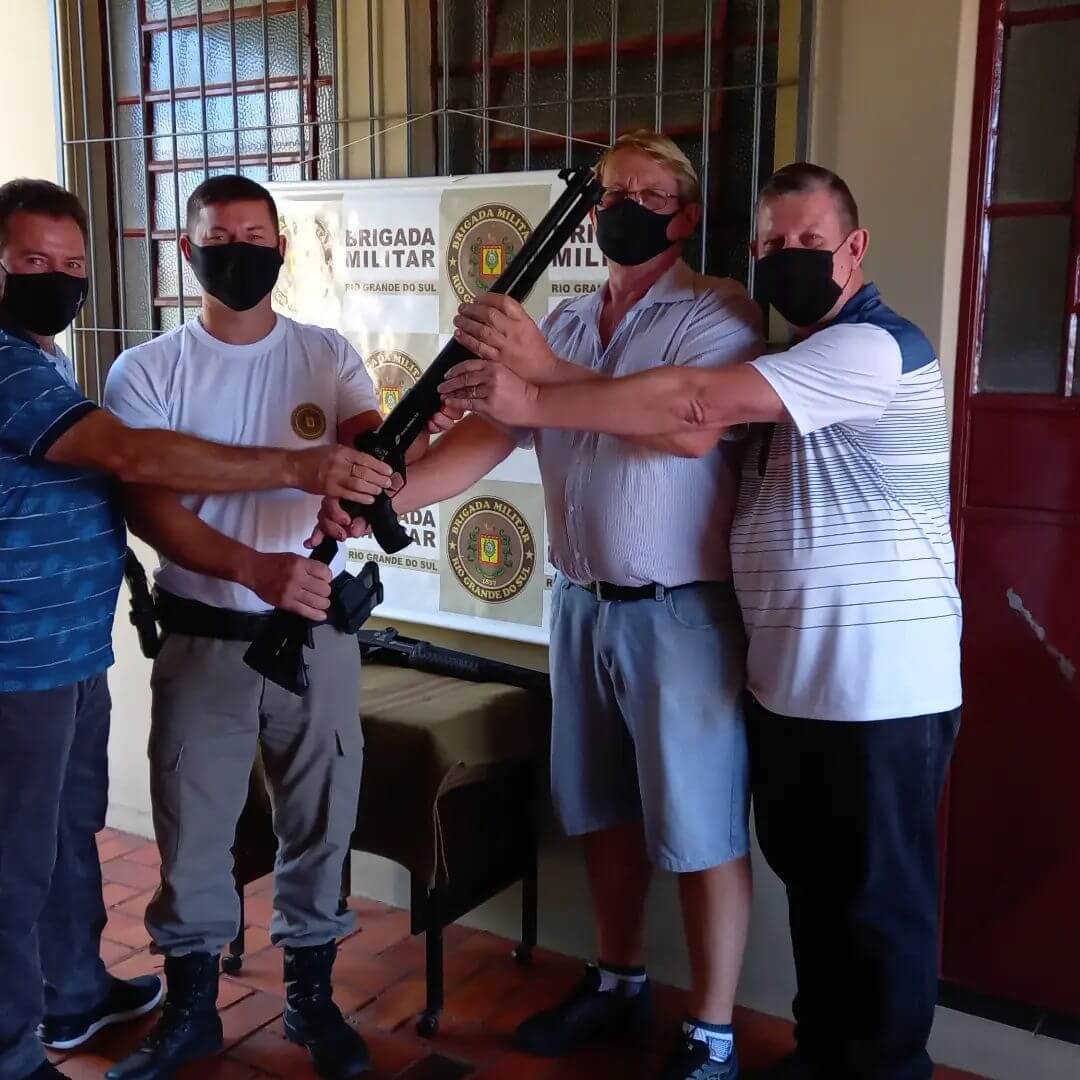 MUNICÍPIO FEZ DOAÇÃO DE ARMAMENTO PARA BM ROQUE GONZALES